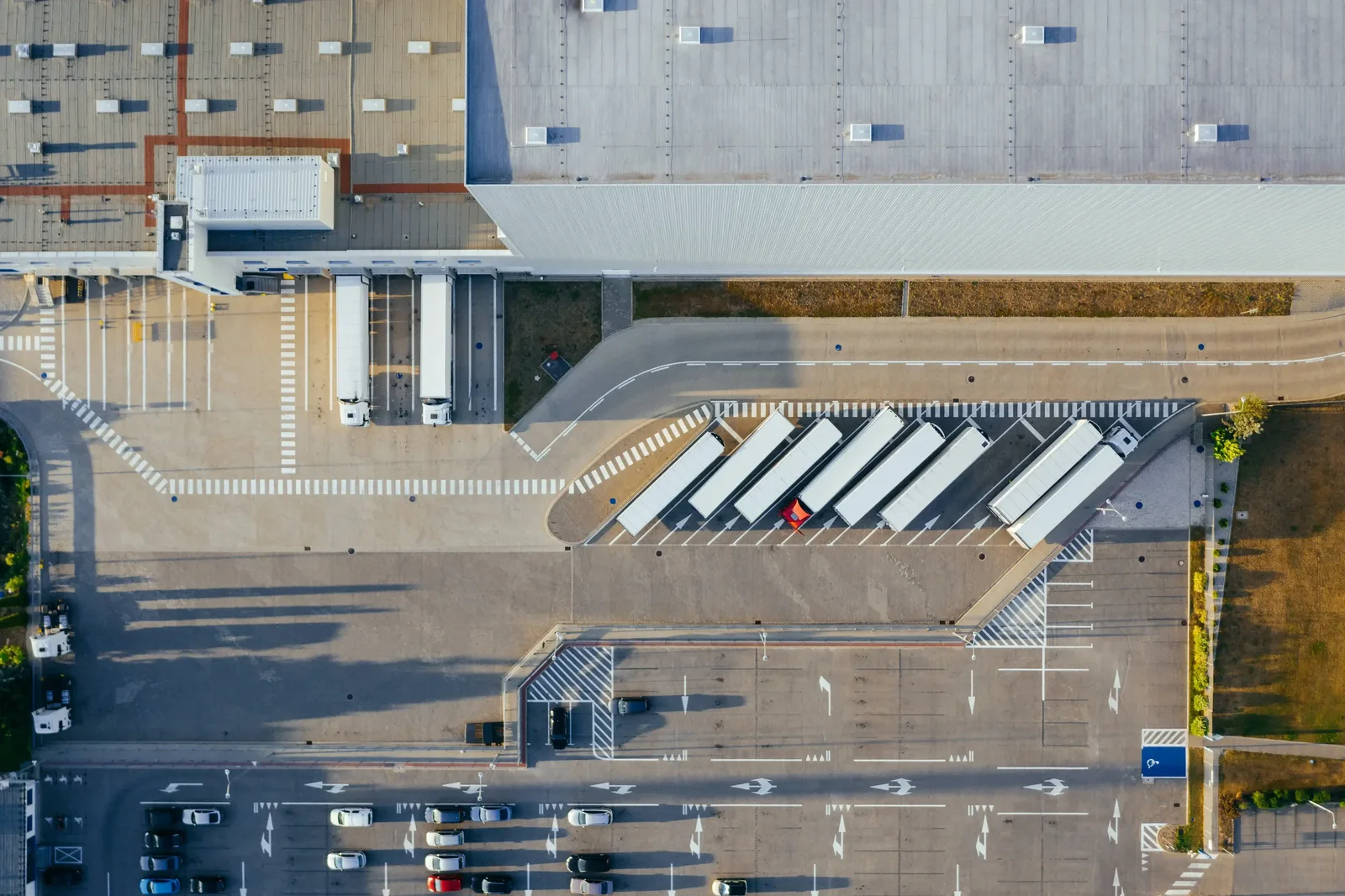 Het wagenpark van SHB Trans op de vestiging in Vianen.